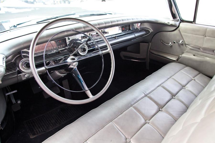 Интерьер Buick Limited Convertible 1958 года  (фото 48 из 57)